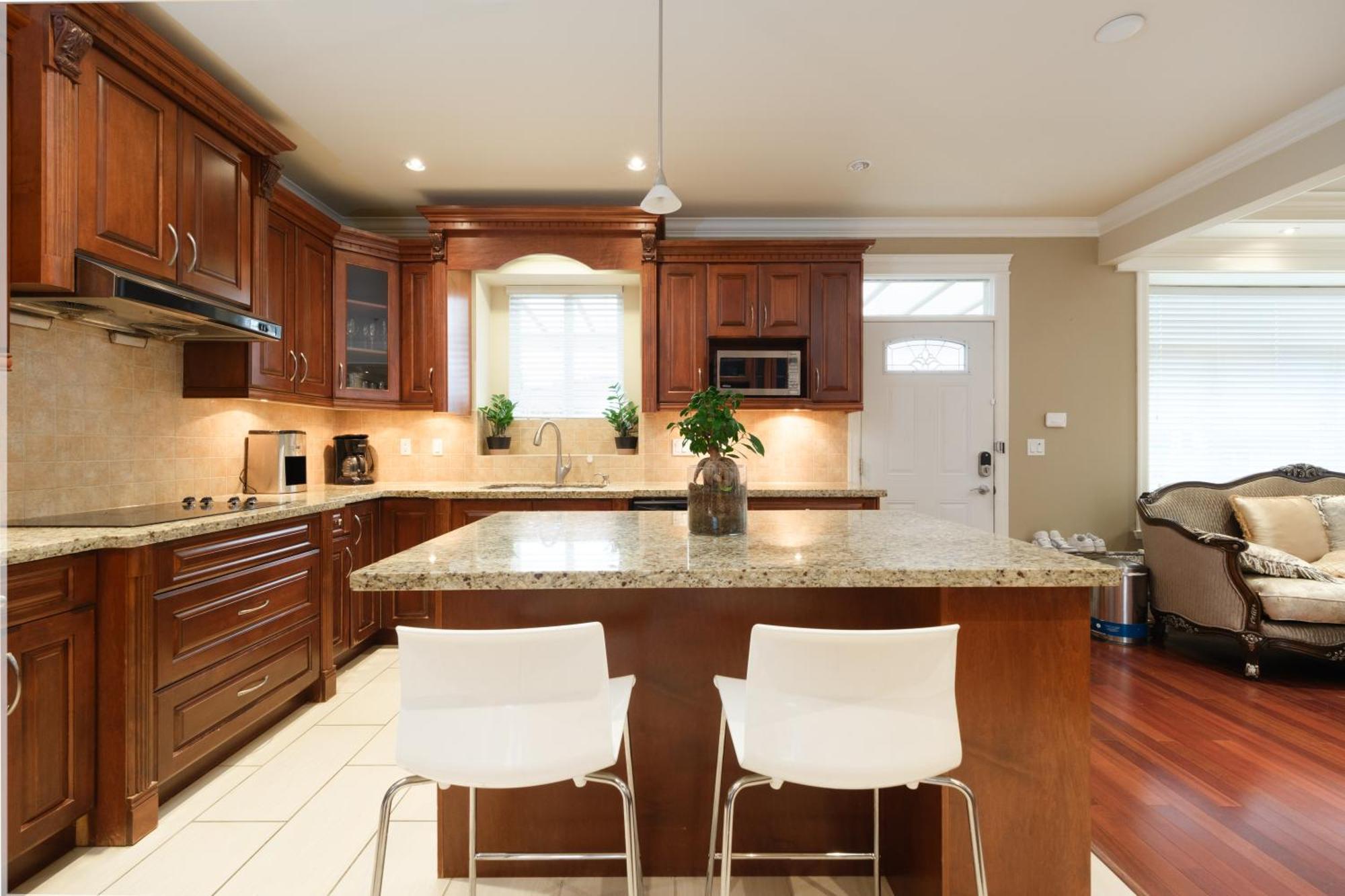 Cambie & 61St Ave Homestay Vancouver Bagian luar foto