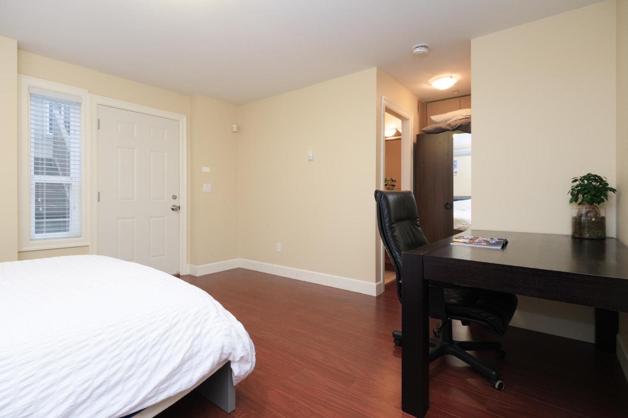 Cambie & 61St Ave Homestay Vancouver Bagian luar foto